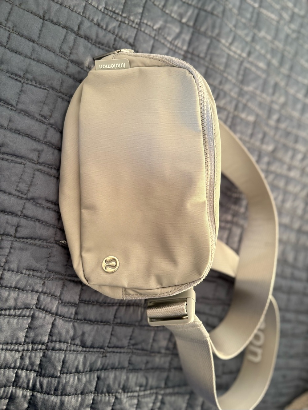 lululemon athletic grey Sling Bag